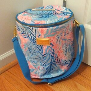 -Lilly Pulitzer kaleidescope coral adjustable/removable strap cooler NWOT